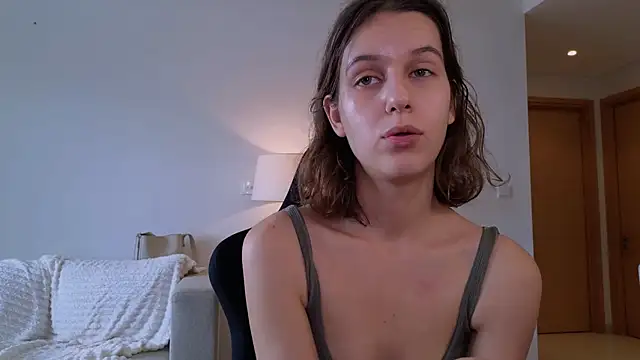 Snapshot of VanessaBayer2 chatting on 12/26/24, 03:59 VanessaBayer2 online show from 12/26/24, 03:59