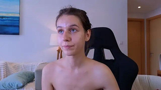 Snapshot of VanessaBayer2 chatting on 01/25/25, 04:13 VanessaBayer2 online show from 01/25/25, 04:13