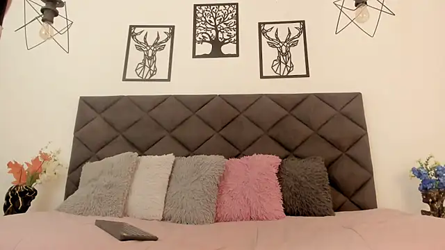 MikaelSlow online show from 01/31/25, 04:25