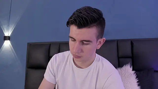 MikaelSlow online show from 09/25/25, 04:16