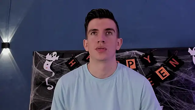 MikaelSlow online show from 10/26/25, 03:56