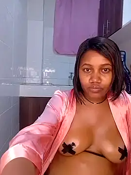 Snapshot of SquirtQueen222 chatting on 12/04/24, 09:35 SquirtQueen222 online show from 12/04/24, 09:35