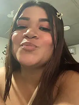 Snapshot of sienna_marie chatting on 03/22/25, 05:52 sienna marie online show from 03/22/25, 05:52