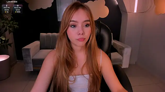 Snapshot of CarolineGraceX chatting on 01/31/25, 10:52 CarolineGraceX online show from 01/31/25, 10:52