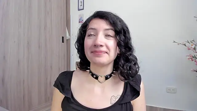 Snapshot of Tanya_WorldBondage chatting on 12/09/24, 01:55 Tanya WorldBondage online show from 12/09/24, 01:55