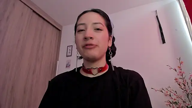 Snapshot of Tanya_WorldBondage chatting on 12/12/24, 02:00 Tanya WorldBondage online show from 12/12/24, 02:00
