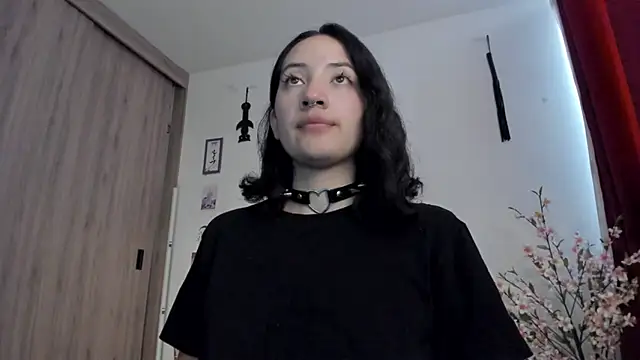 Snapshot of Tanya_WorldBondage chatting on 12/14/24, 07:36 Tanya WorldBondage online show from 12/14/24, 07:36