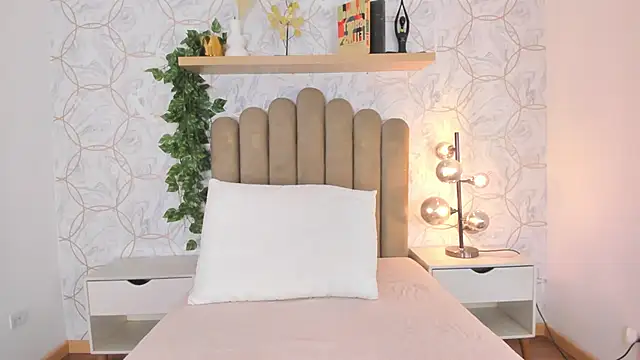 Roma  love online show from 10/18/25, 12:06