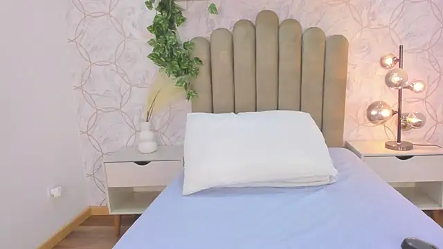 Roma  love online show from 11/20/25, 12:05