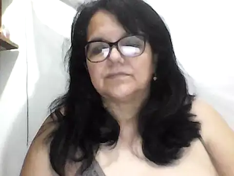 Snapshot of kassandra02 chatting on 02/05/25, 02:40 kassandra02 online show from 02/05/25, 02:40
