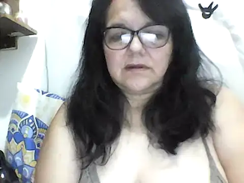 Snapshot of kassandra02 chatting on 02/06/25, 04:03 kassandra02 online show from 02/06/25, 04:03