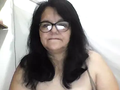 Snapshot of kassandra02 chatting on 02/10/25, 01:44 kassandra02 online show from 02/10/25, 01:44