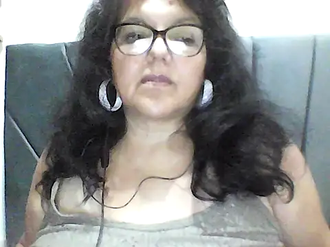 Snapshot of kassandra02 chatting on 09/24/25, 02:59 kassandra02 online show from 09/24/25, 02:59
