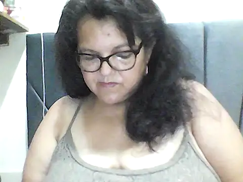 Snapshot of kassandra02 chatting on 10/02/25, 02:46 kassandra02 online show from 10/02/25, 02:46