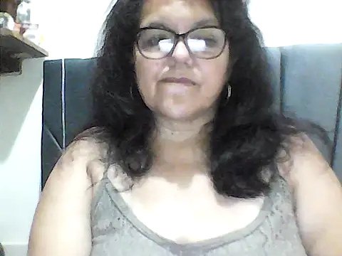 Snapshot of kassandra02 chatting on 10/03/25, 02:52 kassandra02 online show from 10/03/25, 02:52