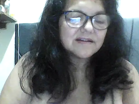 Snapshot of kassandra02 chatting on 10/04/25, 03:15 kassandra02 online show from 10/04/25, 03:15