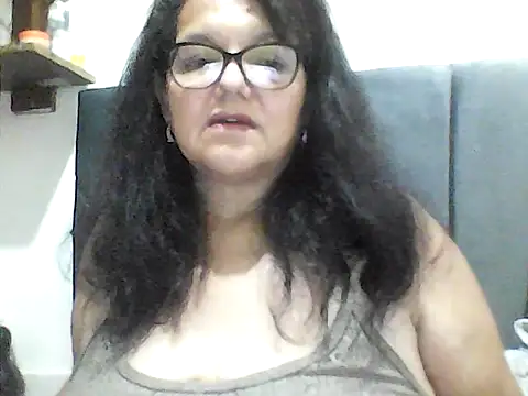 Snapshot of kassandra02 chatting on 10/09/25, 02:53 kassandra02 online show from 10/09/25, 02:53