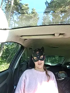 Snapshot of LoLa-69-X chatting on 09/27/25, 08:08 LoLa-69-X online show from 09/27/25, 08:08