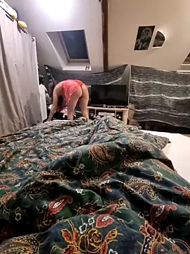 Snapshot of LoLa-69-X chatting on 10/16/25, 07:42 LoLa-69-X online show from 10/16/25, 07:42