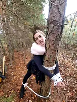 Snapshot of LoLa-69-X chatting on 11/17/25, 12:22 LoLa-69-X online show from 11/17/25, 12:22