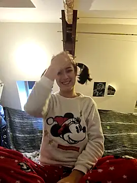 Snapshot of LoLa-69-X chatting on 11/20/25, 07:19 LoLa-69-X online show from 11/20/25, 07:19