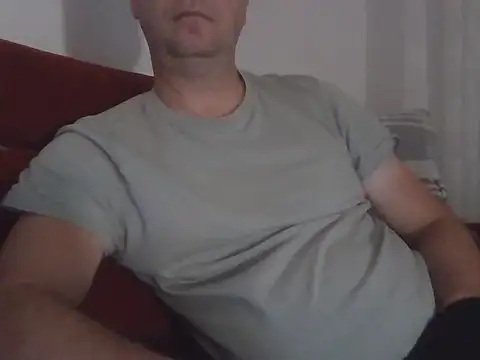 Snapshot of fikoivos chatting on 09/17/25, 08:43 fikoivos online show from 09/17/25, 08:43