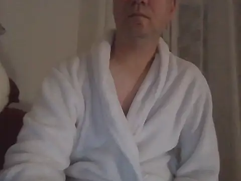 Snapshot of fikoivos chatting on 10/15/25, 09:37 fikoivos online show from 10/15/25, 09:37