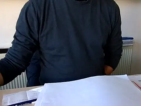 Snapshot of fikoivos chatting on 10/25/25, 09:17 fikoivos online show from 10/25/25, 09:17