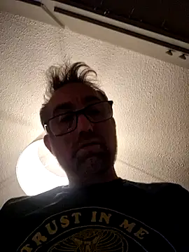 Snapshot of bibananaman chatting on 12/29/24, 08:00 bibananaman online show from 12/29/24, 08:00