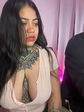 Snapshot of aliensexy chatting on 10/12/25, 03:38 aliensexy online show from 10/12/25, 03:38