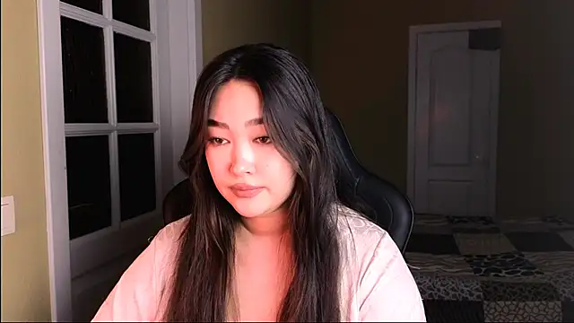 Snapshot of Erica_Wayne chatting on 02/04/25, 11:49 Erica Wayne online show from 02/04/25, 11:49