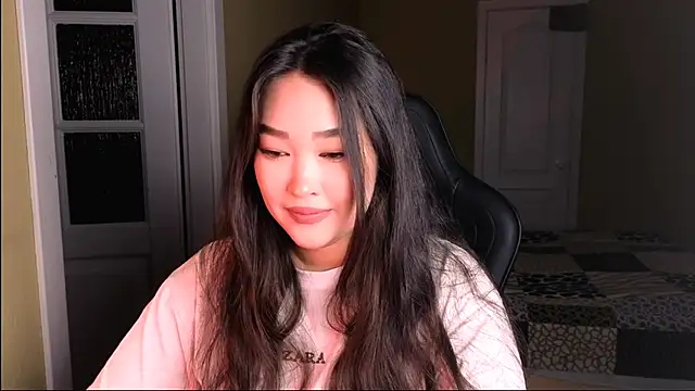 Snapshot of Erica_Wayne chatting on 02/08/25, 01:44 Erica Wayne online show from 02/08/25, 01:44