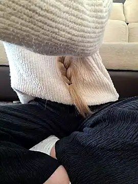 Snapshot of Mary_anes chatting on 02/22/25, 02:52 Mary anes online show from 02/22/25, 02:52