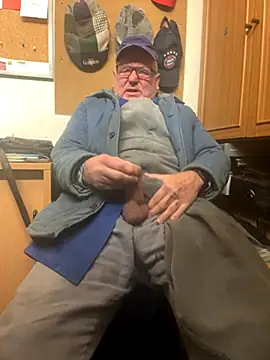 oldgayman online show from 11/28/25, 06:38