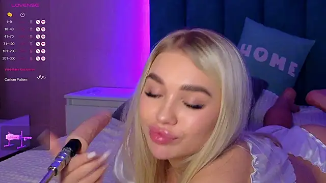 Snapshot of DreamPussyy chatting on 12/14/24, 09:51 DreamPussyy online show from 12/14/24, 09:51