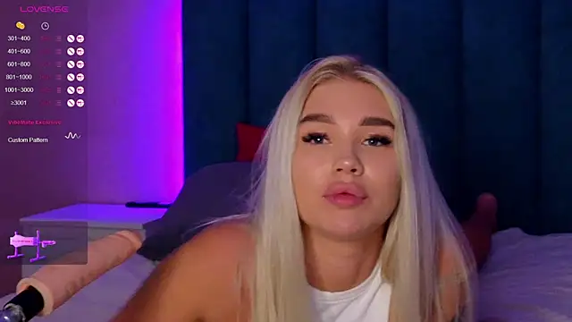 Snapshot of DreamPussyy chatting on 02/17/25, 07:15 DreamPussyy online show from 02/17/25, 07:15