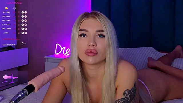 Snapshot of DreamPussyy chatting on 03/17/25, 04:40 DreamPussyy online show from 03/17/25, 04:40