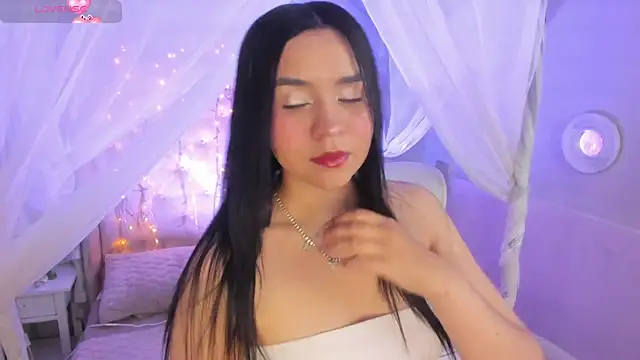 Snapshot of Hanna__Becker_ chatting on 03/05/25, 03:29 Hanna Becker online show from 03/05/25, 03:29
