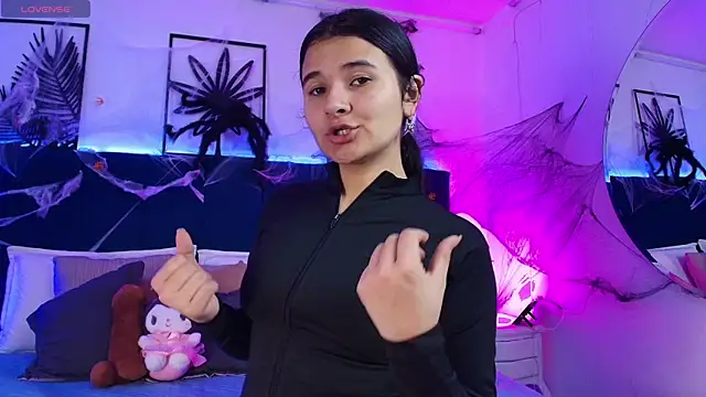 Tifanny grey online show from 10/27/25, 08:02