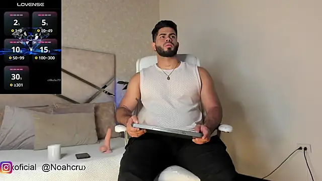 Snapshot of noah_crux chatting on 01/28/25, 12:11 noah crux online show from 01/28/25, 12:11