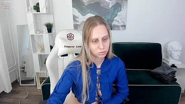 Snapshot of miissblonde chatting on 03/17/25, 02:52 miissblonde online show from 03/17/25, 02:52