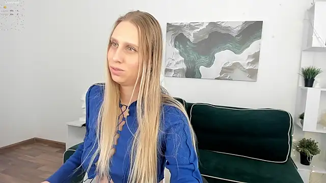 Snapshot of miissblonde chatting on 03/19/25, 02:48 miissblonde online show from 03/19/25, 02:48