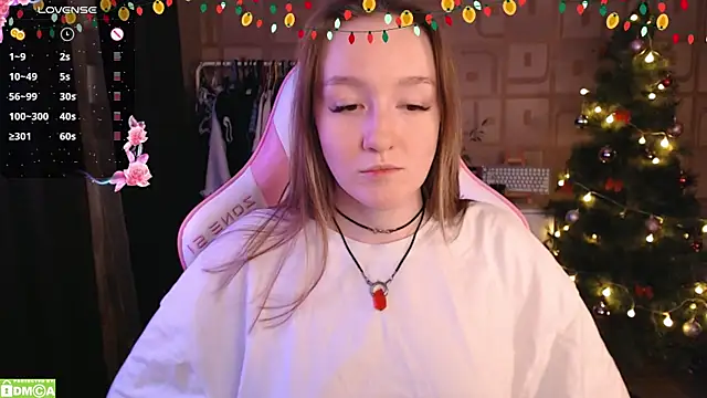 Snapshot of MoonlishSiren chatting on 12/21/24, 06:12 MoonlishSiren online show from 12/21/24, 06:12