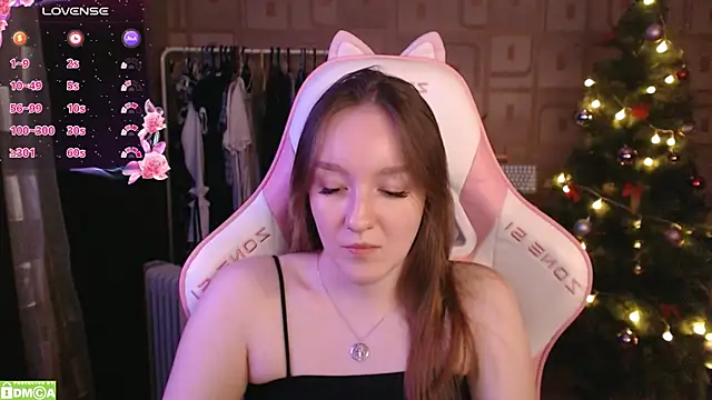 Snapshot of MoonlishSiren chatting on 01/09/25, 08:11 MoonlishSiren online show from 01/09/25, 08:11