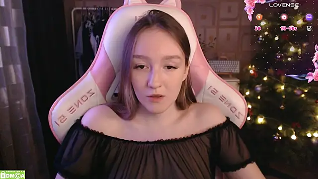 Snapshot of MoonlishSiren chatting on 01/12/25, 06:38 MoonlishSiren online show from 01/12/25, 06:38