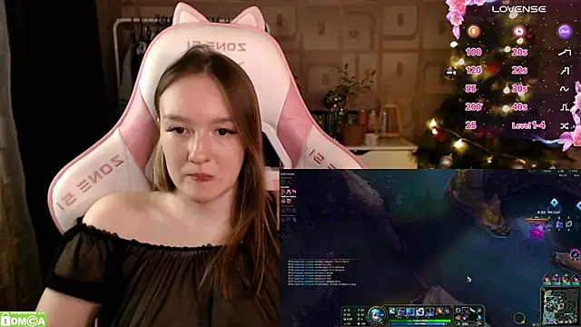 Snapshot of MoonlishSiren chatting on 01/12/25, 09:40 MoonlishSiren online show from 01/12/25, 09:40