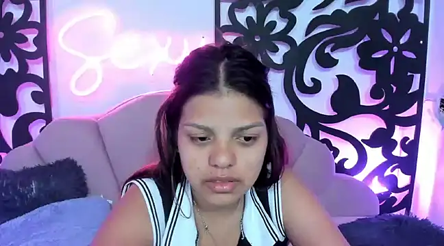 Snapshot of your_little_naughty1 chatting on 01/08/25, 11:10 your little naughty1 online show from 01/08/25, 11:10