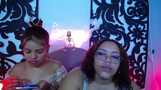 Snapshot of your_little_naughty1 chatting on 10/29/25, 03:09 your little naughty1 online show from 10/29/25, 03:09