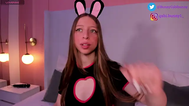 Snapshot of gabi_bunny chatting on 02/28/25, 05:04 gabi bunny online show from 02/28/25, 05:04