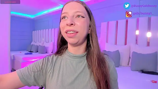 Snapshot of gabi_bunny chatting on 09/10/25, 04:40 gabi bunny online show from 09/10/25, 04:40